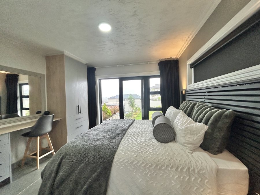 3 Bedroom Property for Sale in Wavecrest Eastern Cape